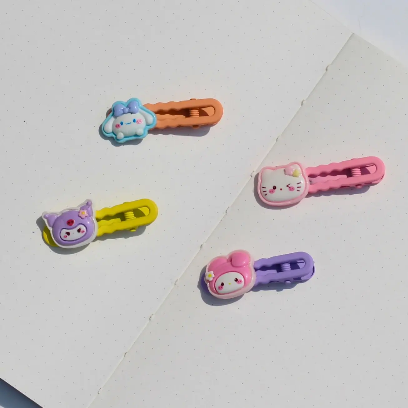 Adorable Sanrio Hair Clips Set Front Image