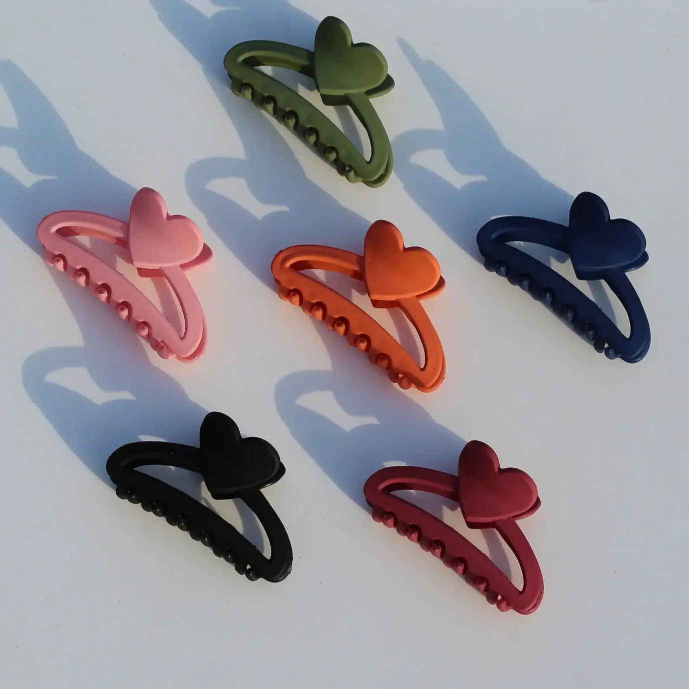 Korean Heart Hair Claws Front Image