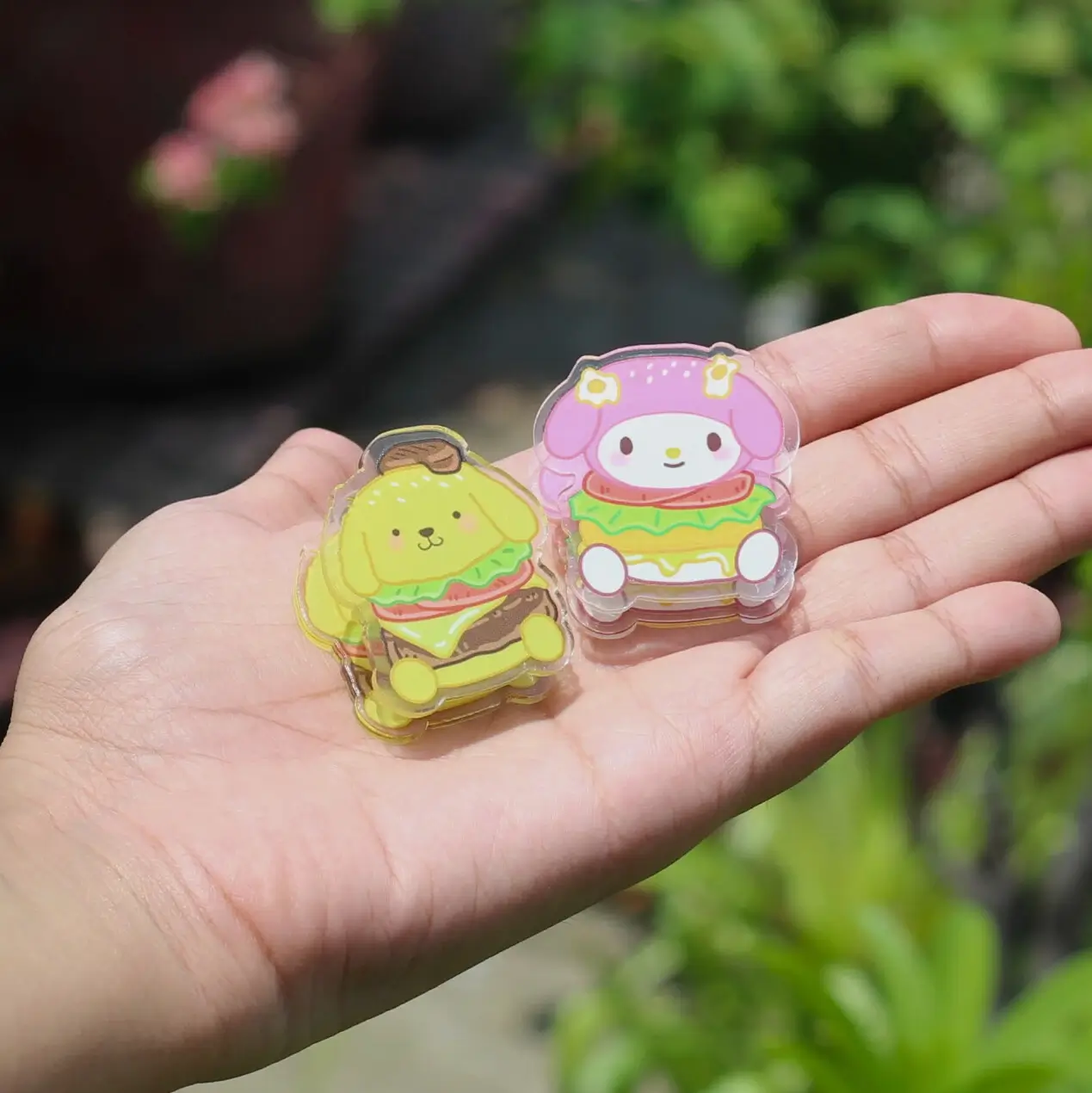 Sanrio Hamburger Paper Clip in Hand Overview Image