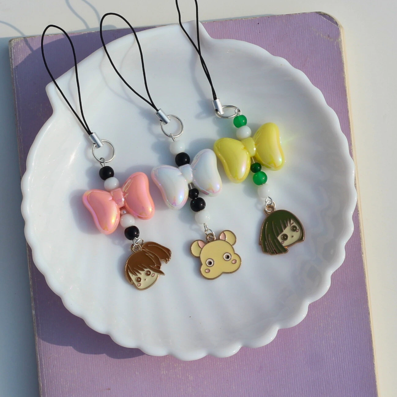Spirited Away Bow Phone Charms Overview -3