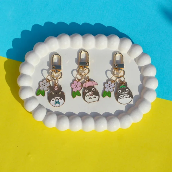 Totoro with Leaf C8harm Keychain - 9