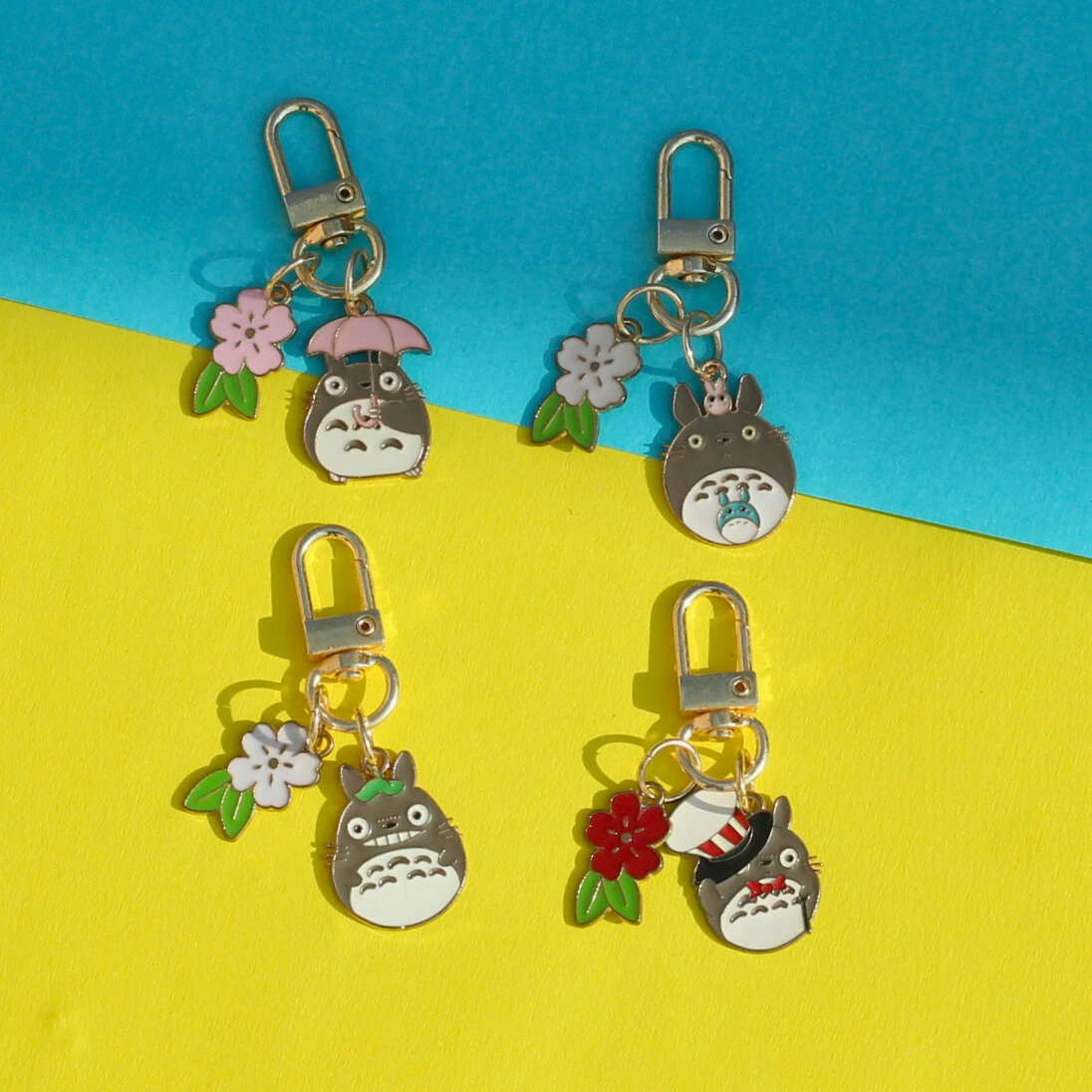 Totoro with Leaf Charm Keychain -3