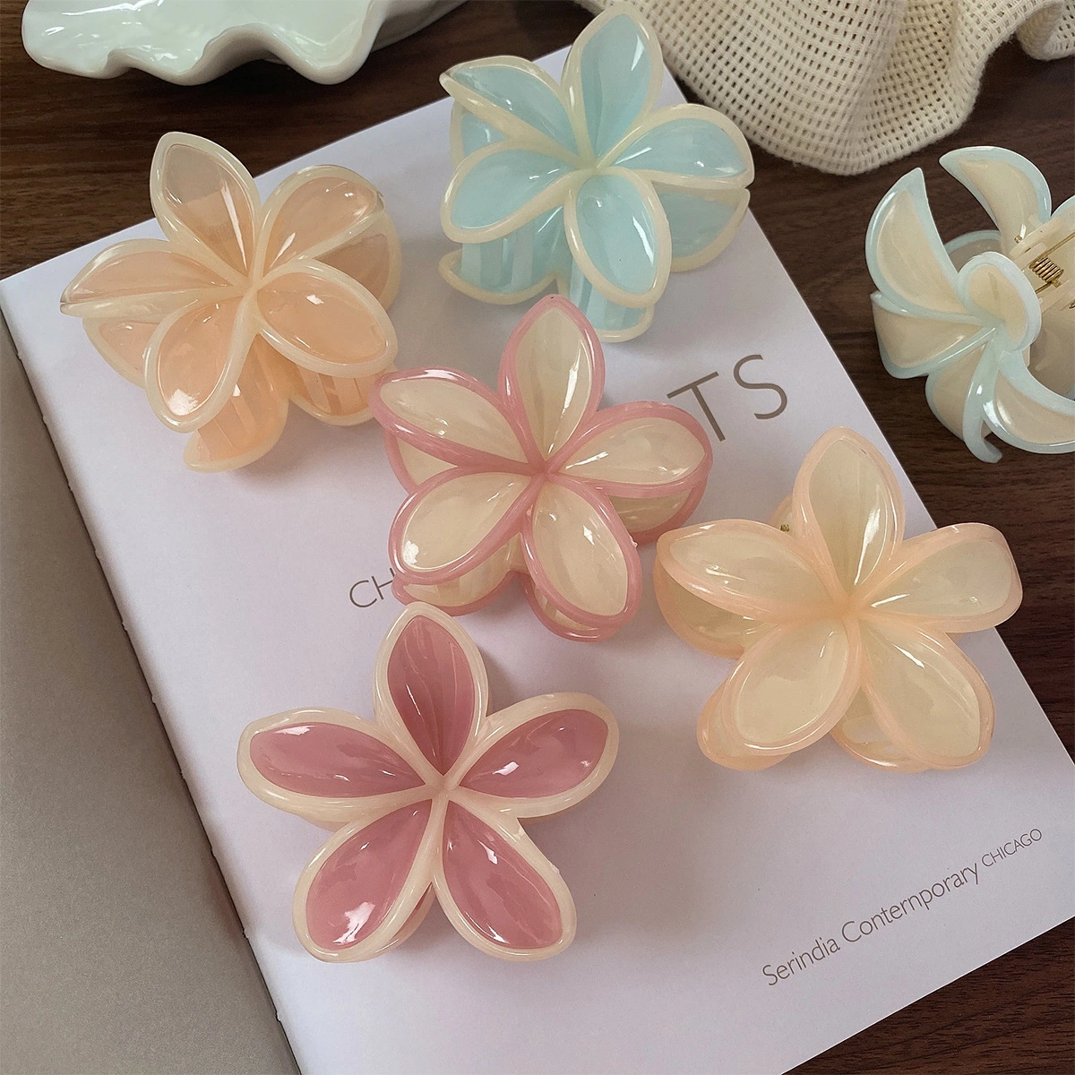 Aesthetic Pastel Lilly Flower Hair Claw-1