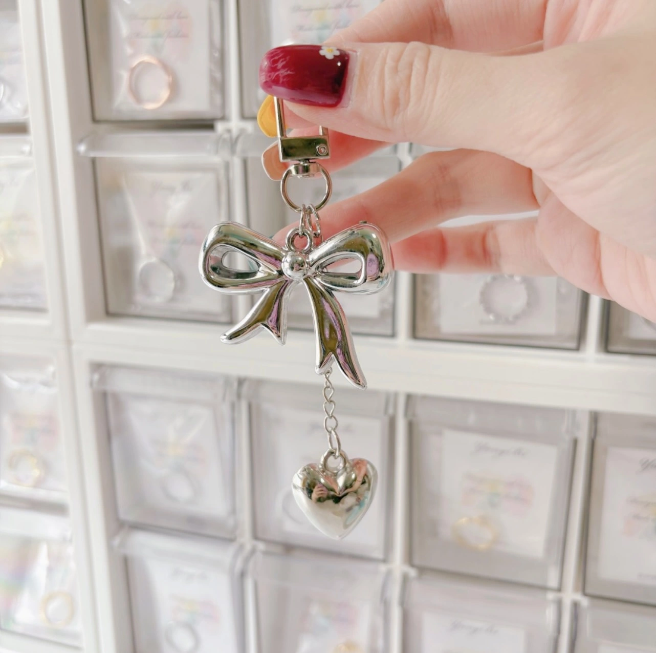 Aesthetic Y2K Style Silver Heart & Bowknot Keychain -12